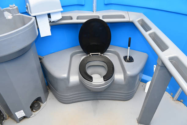 Affordable portable toilet rental in Lake Shore, WA